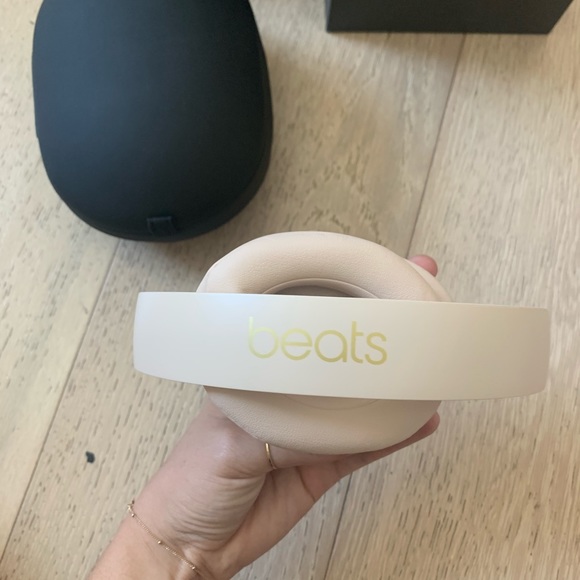 BRAND NEW BEATS BY DR DRE - Picture 4 of 6